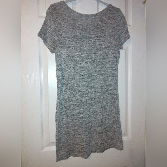 Garage shortsleeve grey lightweight long  sweater with side slit Size Small - Picture 3 of 4